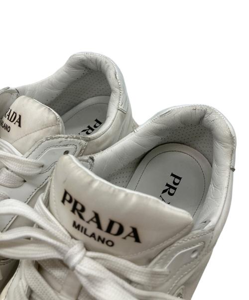 PRADA（プラダ）PRADA (プラダ) Prax 01 Re-Nylon ブラッシュドレザースニーカー ホワイト サイズ:9 1/2の古着・服飾アイテム