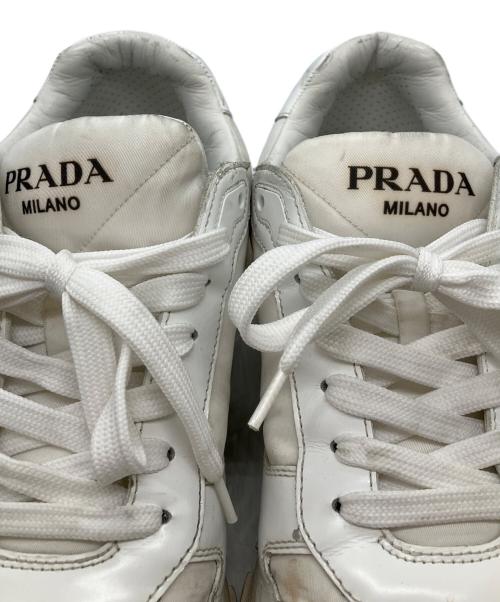 PRADA（プラダ）PRADA (プラダ) Prax 01 Re-Nylon ブラッシュドレザースニーカー ホワイト サイズ:9 1/2の古着・服飾アイテム