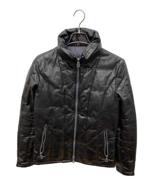 ISAMU KATAYAMA BACKLASH（イサムカタヤマ・バックラッシュ）ISAMU KATAYAMA BACKLASH (イサムカタヤマ・バックラッシュ) カウレザー ジップアップスタンドカラー ダウンジャケット ブラック サイズ:1の古着・服飾アイテム