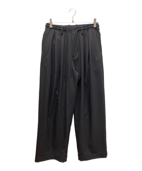 MARKAWARE（マーカウェア）MARKAWARE (マーカウェア) TRIPLE PLEATED EASY TROUSERS ブラック サイズ:1の古着・服飾アイテム