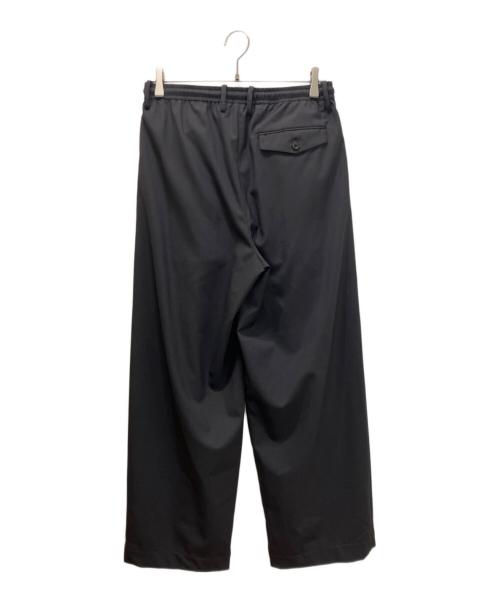 MARKAWARE（マーカウェア）MARKAWARE (マーカウェア) TRIPLE PLEATED EASY TROUSERS ブラック サイズ:1の古着・服飾アイテム