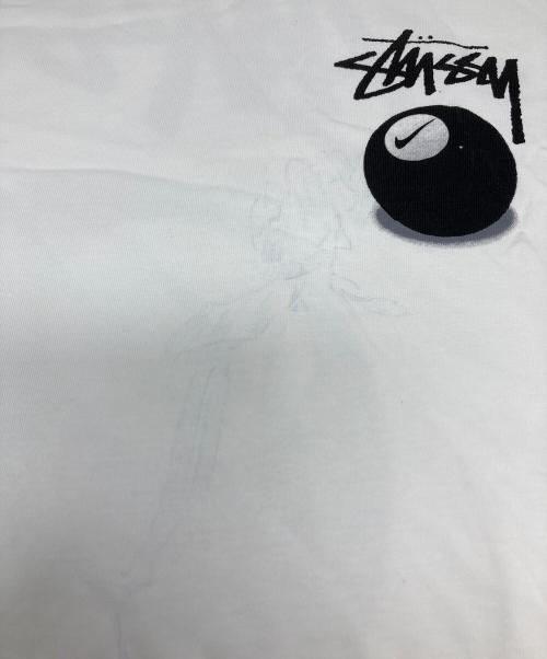 stussy（ステューシー）stussy (ステューシー) NIKE (ナイキ) NRG FL SS 8 Ball T-Shirt/DO9323-100 ホワイト サイズ:Mの古着・服飾アイテム