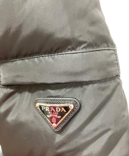 PRADA（プラダ）PRADA (プラダ) トライアングルプレート ダウンコート ブラック サイズ:38の古着・服飾アイテム