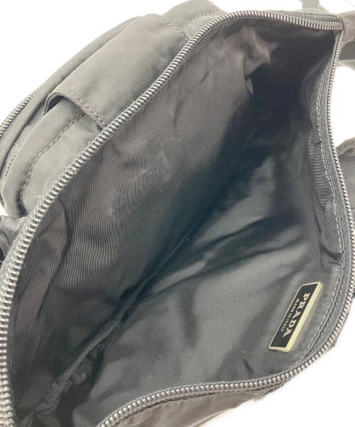 PRADA（プラダ）PRADA (プラダ) ロゴ金具 ナイロンウエストバッグ ブラックの古着・服飾アイテム
