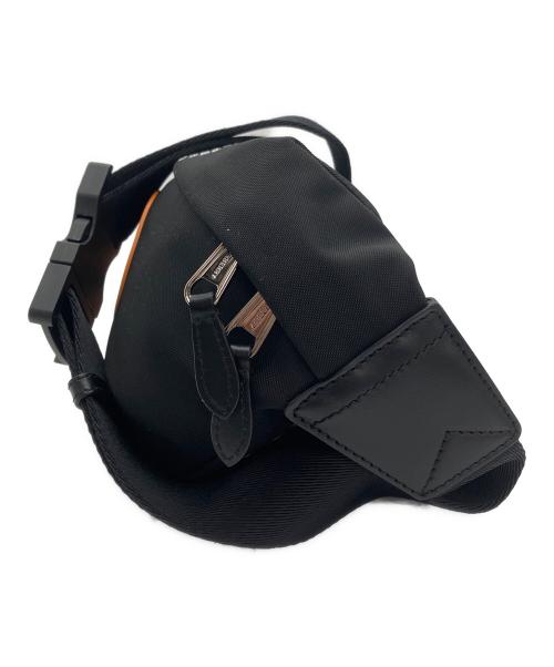 BURBERRY（バーバリー）BURBERRY (バーバリー) バッジアップリケ ソニー バムバッグ ブラックの古着・服飾アイテム