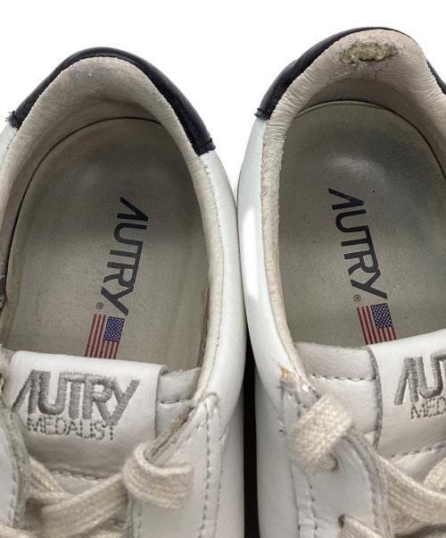 AUTRY（オートリー）AUTRY (オートリー) SUPER VINTAGE LOW ホワイト サイズ:43の古着・服飾アイテム