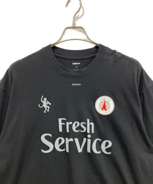 FreshService（フレッシュサービス）FreshService (フレッシュサービス) CORPORETE PRINTED S/S TEE FOOTBALL ブラック サイズ:Mの古着・服飾アイテム