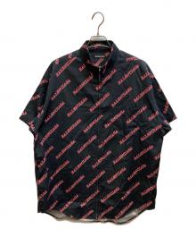 BALENCIAGA（バレンシアガ）の古着「Alloverスポーティジップアップ半袖シャツ/621955 TILR8」｜ブラック