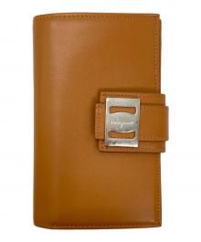 Salvatore Ferragamo（サルヴァトーレ フェラガモ）の古着「2つ折り財布」｜ベージュ