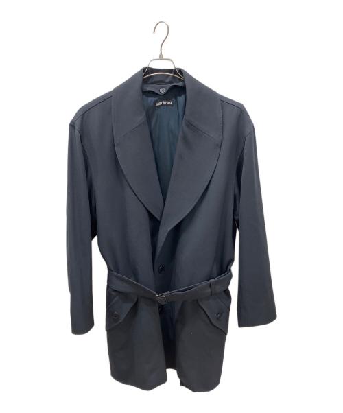 ISSEY MIYAKE（イッセイミヤケ）ISSEY MIYAKE (イッセイミヤケ) 中綿ライナー付 ウール ベルテッドコート ネイビー サイズ:Mの古着・服飾アイテム
