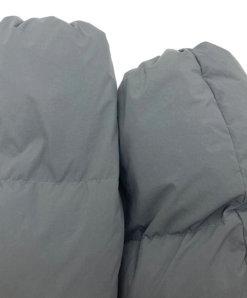 STUDIO NICHOLSON（スタジオ ニコルソン）STUDIO NICHOLSON (スタジオ ニコルソン) ECODOWN RECYCLD POLY エコダウンジャケット グレー サイズ:Mの古着・服飾アイテム