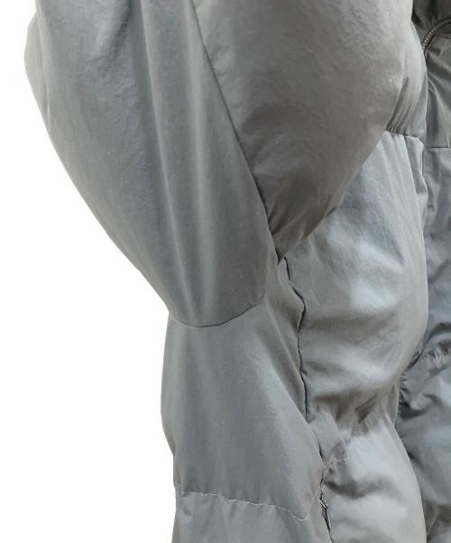 STUDIO NICHOLSON（スタジオ ニコルソン）STUDIO NICHOLSON (スタジオ ニコルソン) ECODOWN RECYCLD POLY エコダウンジャケット グレー サイズ:Mの古着・服飾アイテム