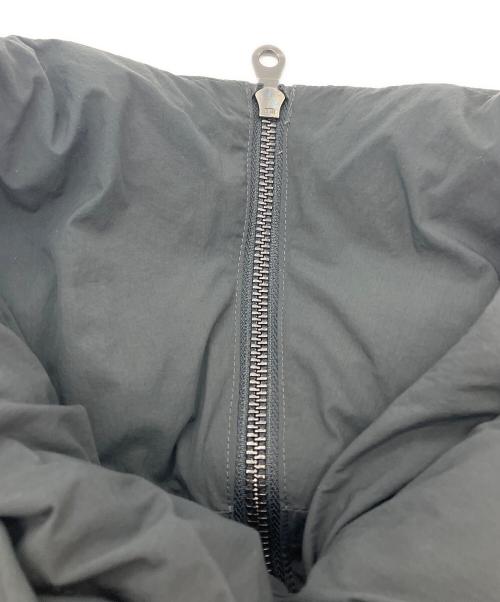 STUDIO NICHOLSON（スタジオ ニコルソン）STUDIO NICHOLSON (スタジオ ニコルソン) ECODOWN RECYCLD POLY エコダウンジャケット グレー サイズ:Mの古着・服飾アイテム