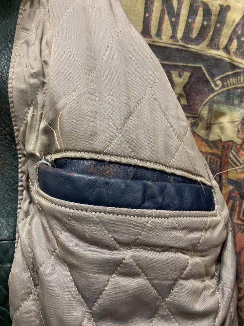 AVIREX（アヴィレックス）AVIREX (アヴィレックス) インディアンワッペン レザースタジャン ネイビー×ホワイト サイズ:Lの古着・服飾アイテム