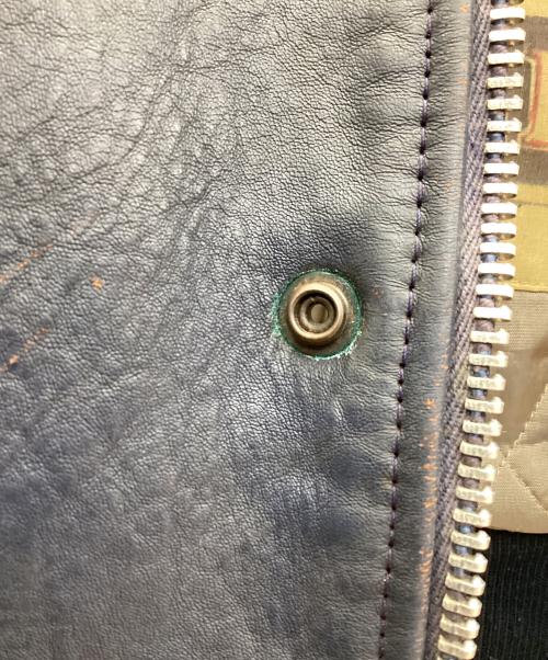 AVIREX（アヴィレックス）AVIREX (アヴィレックス) インディアンワッペン レザースタジャン ネイビー×ホワイト サイズ:Lの古着・服飾アイテム