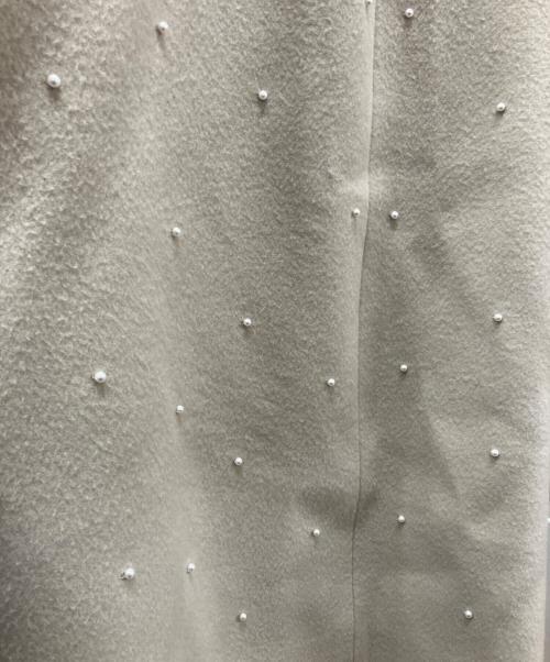 TSURU by MARIKO OIKAWA（ツルバイマリコオイカワ）TSURU by MARIKO OIKAWA (ツルバイマリコオイカワ) エコパール装飾コート ベージュ サイズ:FREEの古着・服飾アイテム