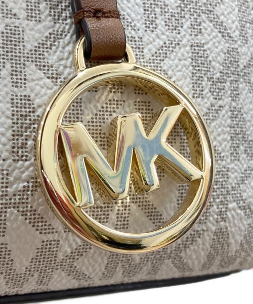 MICHAEL KORS（マイケル・コース）MICHAEL KORS (マイケル・コース) SHEILA センタージップ サッチェル スモール ベージュの古着・服飾アイテム
