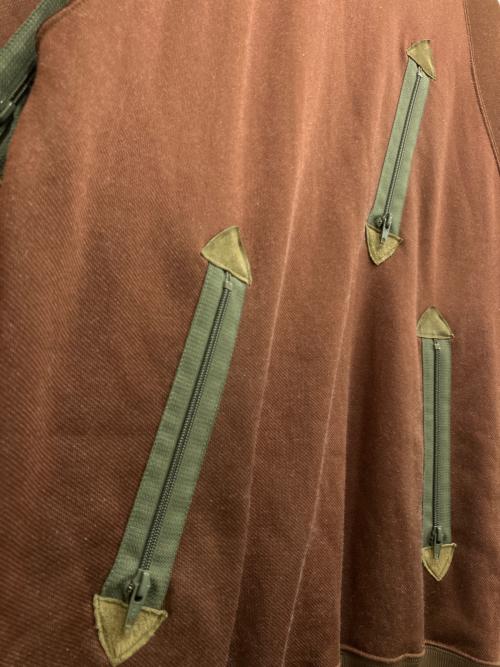 NEPENTHES（ネペンテス）NEPENTHES (ネペンテス) ジップデザイン スウェット ブラウン サイズ:Mの古着・服飾アイテム