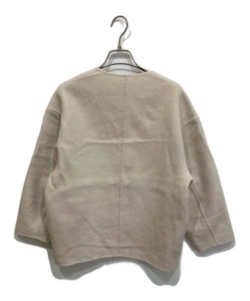 23区（ニジュウサンク）23区 (ニジュウサンク) MANTECO リバー ショート コート アイボリー サイズ:30の古着・服飾アイテム