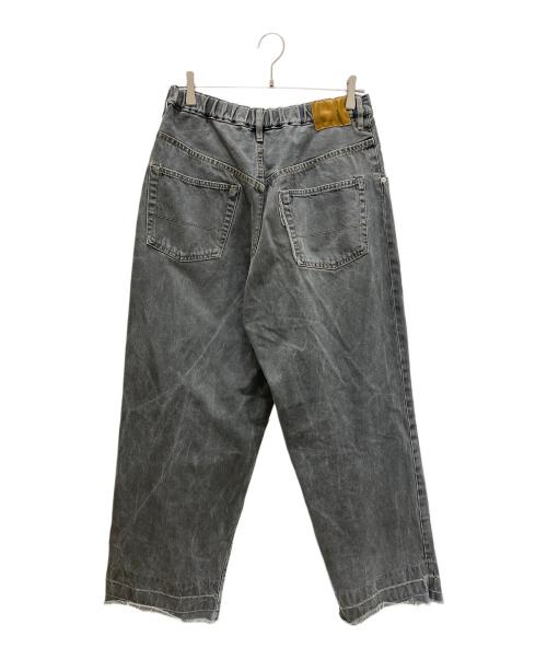 NEON SIGN（ネオンサイン）NEON SIGN (ネオンサイン) W BLACK UNHEMMED WIDE DENIM SLACKS/マイノリティブラック アンヘムド ワイドデニム スラックス グレー サイズ:46の古着・服飾アイテム