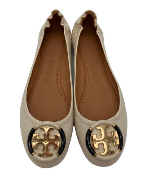 TORY BURCH（トリーバーチ）TORY BURCH (トリーバーチ) MINNIE レザー ロゴ フラットシューズ ベージュ サイズ:5.5Mの古着・服飾アイテム