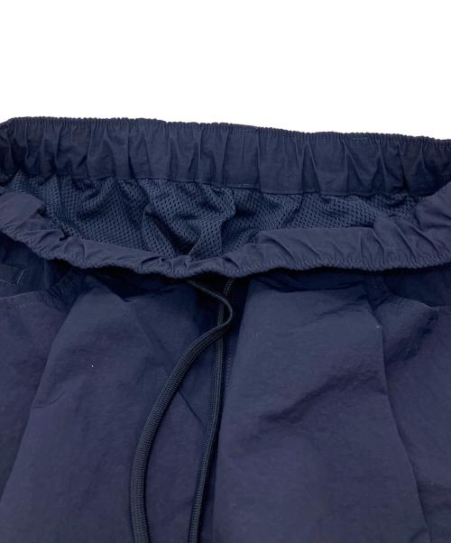 S.F.C（エスエフシー）S.F.C (エスエフシー) the editor's choice (エディターズ チョイス) C WIDE TAPERED EASY PANTS ナイロンパンツ ネイビー サイズ:Lの古着・服飾アイテム