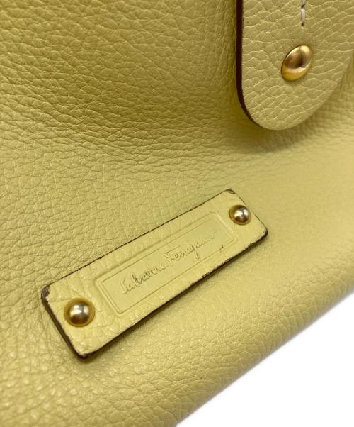 Salvatore Ferragamo（サルヴァトーレ フェラガモ）Salvatore Ferragamo (サルヴァトーレ フェラガモ) レザーハンドバッグ イエローの古着・服飾アイテム
