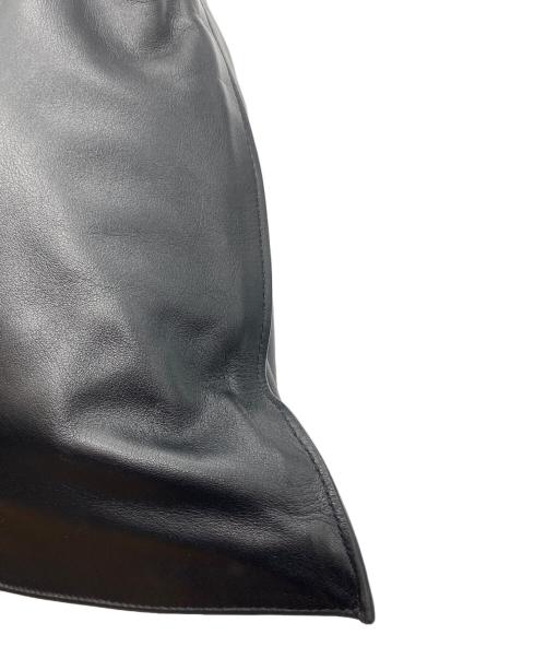 BOTTEGA VENETA（ボッテガベネタ）BOTTEGA VENETA (ボッテガベネタ) ザ ツイスト レザー クラッチバッグ ブラックの古着・服飾アイテム