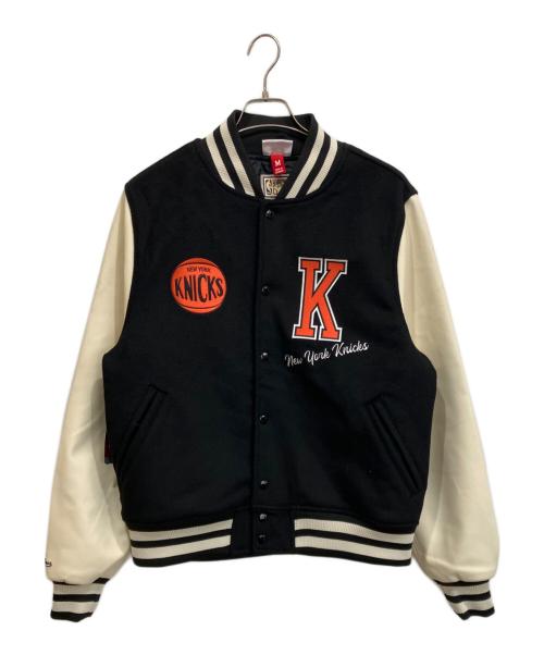 MITCHELL & NESS（ミッチェルアンドネス）MITCHELL & NESS (ミッチェルアンドネス) VARSITY JACKET NEW TORK KNICS スタジャン ブラック×ベージュ サイズ:Mの古着・服飾アイテム