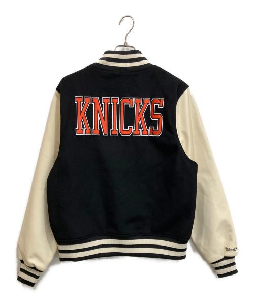 MITCHELL & NESS（ミッチェルアンドネス）MITCHELL & NESS (ミッチェルアンドネス) VARSITY JACKET NEW TORK KNICS スタジャン ブラック×ベージュ サイズ:Mの古着・服飾アイテム