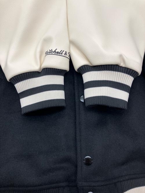 MITCHELL & NESS（ミッチェルアンドネス）MITCHELL & NESS (ミッチェルアンドネス) VARSITY JACKET NEW TORK KNICS スタジャン ブラック×ベージュ サイズ:Mの古着・服飾アイテム