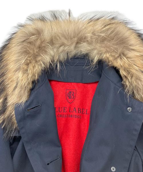 BLUE LABEL CRESTBRIDGE（ブルーレーベルクレストブリッジ）BLUE LABEL CRESTBRIDGE (ブルーレーベルクレストブリッジ) ライナー付ファーステンカラーコート ネイビー サイズ:38の古着・服飾アイテム