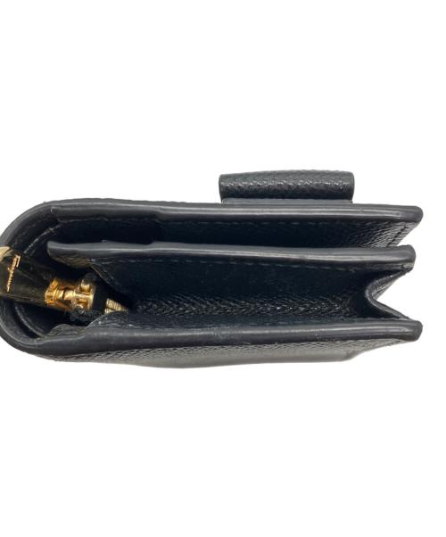 Salvatore Ferragamo（サルヴァトーレ フェラガモ）Salvatore Ferragamo (サルヴァトーレ フェラガモ) ヴァラリボン2つ折り財布 ブラックの古着・服飾アイテム
