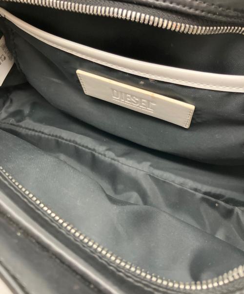 DIESEL（ディーゼル）DIESEL (ディーゼル) MOON 2WAYバッグ ホワイト×ブラックの古着・服飾アイテム