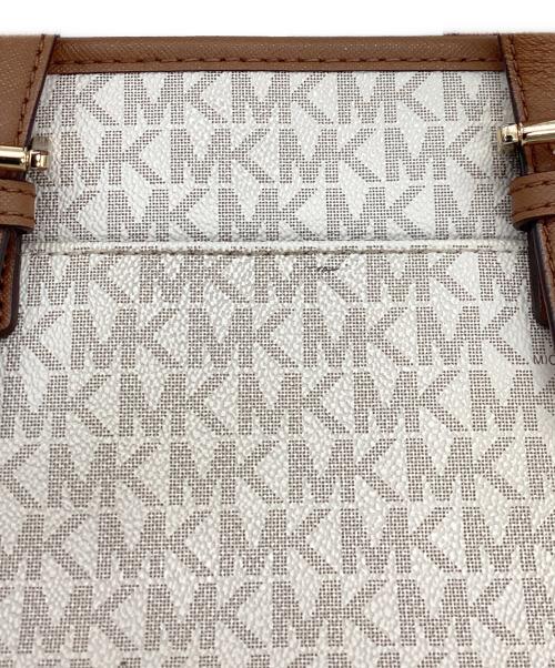 MICHAEL KORS（マイケルコース）MICHAEL KORS (マイケルコース) バッグ アイボリーの古着・服飾アイテム