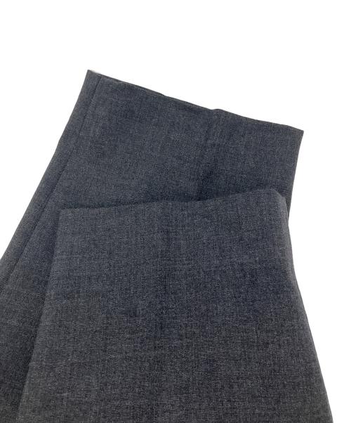 MARKAWARE（マーカウェア）MARKAWARE (マーカウェア) FRONT PLEATS PEGTOP ORGANIC WOOL TROPICAL グレー サイズ:1の古着・服飾アイテム