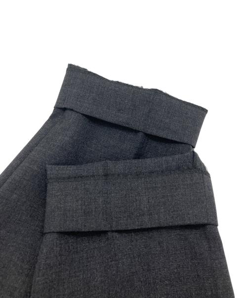 MARKAWARE（マーカウェア）MARKAWARE (マーカウェア) FRONT PLEATS PEGTOP ORGANIC WOOL TROPICAL グレー サイズ:1の古着・服飾アイテム