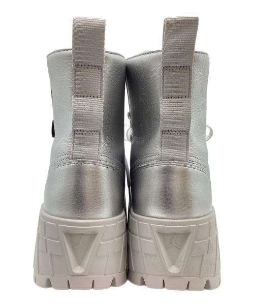 NIKE（ナイキ）NIKE (ナイキ) WMNS AIR JORDAN 1 BROOKLYN/エア ジョーダン 1 ブルックリン シルバー サイズ:24.5cmの古着・服飾アイテム