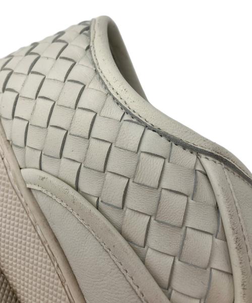 BOTTEGA VENETA（ボッテガベネタ）BOTTEGA VENETA (ボッテガベネタ) イントレチャートレザースニーカー ホワイト サイズ:43の古着・服飾アイテム