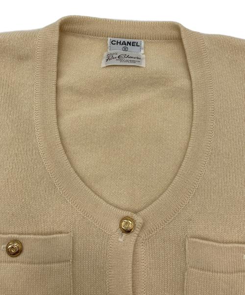 CHANEL（シャネル）CHANEL (シャネル) シャネルボタン カシミヤカーディガン ベージュ サイズ:不明の古着・服飾アイテム