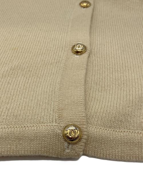 CHANEL（シャネル）CHANEL (シャネル) シャネルボタン カシミヤカーディガン ベージュ サイズ:不明の古着・服飾アイテム