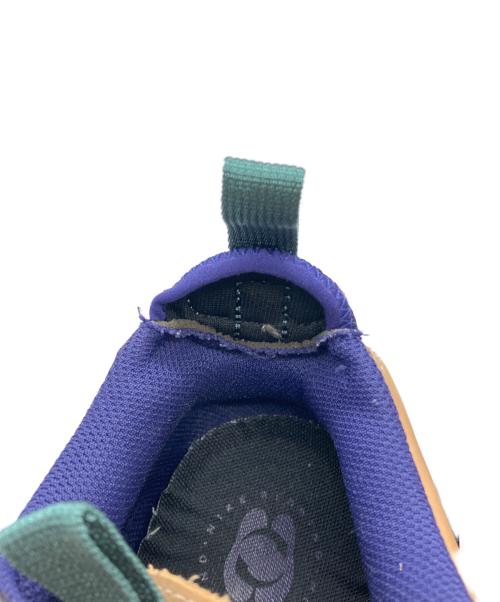 NIKE ACG（ナイキエーシージー）NIKE ACG (ナイキエーシージー) AIR MADA VACHETTAローカットスニーカー ネイビー×ベージュ サイズ:29の古着・服飾アイテム