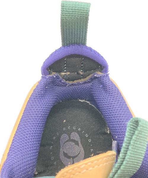 NIKE ACG（ナイキエーシージー）NIKE ACG (ナイキエーシージー) AIR MADA VACHETTAローカットスニーカー ネイビー×ベージュ サイズ:29の古着・服飾アイテム
