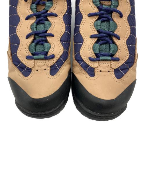 NIKE ACG（ナイキエーシージー）NIKE ACG (ナイキエーシージー) AIR MADA VACHETTAローカットスニーカー ネイビー×ベージュ サイズ:29の古着・服飾アイテム