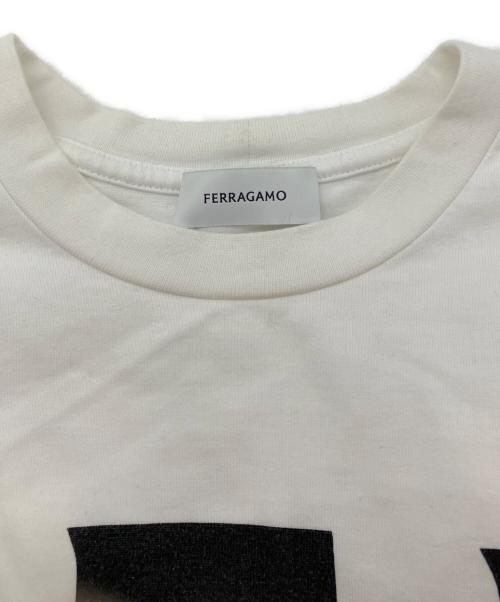 Ferragamo（フェラガモ）Ferragamo (フェラガモ) ビッグロゴTEE ホワイト×ブラック サイズ:Ｓの古着・服飾アイテム