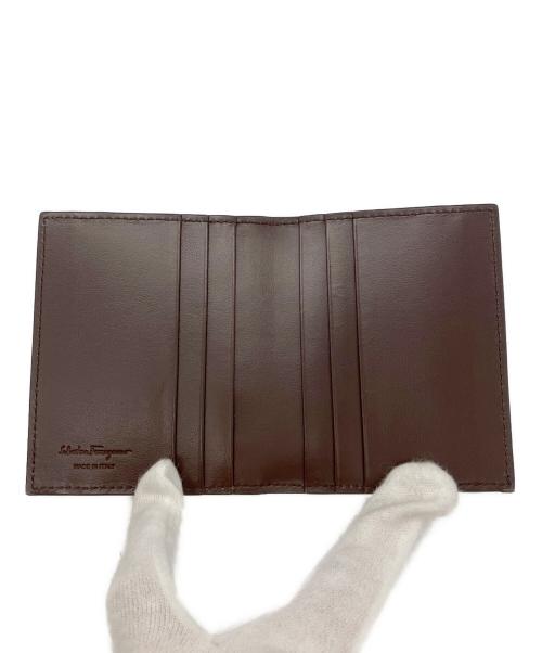 Salvatore Ferragamo（サルヴァトーレ フェラガモ）Salvatore Ferragamo (サルヴァトーレ フェラガモ) ガンチーニ総柄 カードケース ブラウンの古着・服飾アイテム