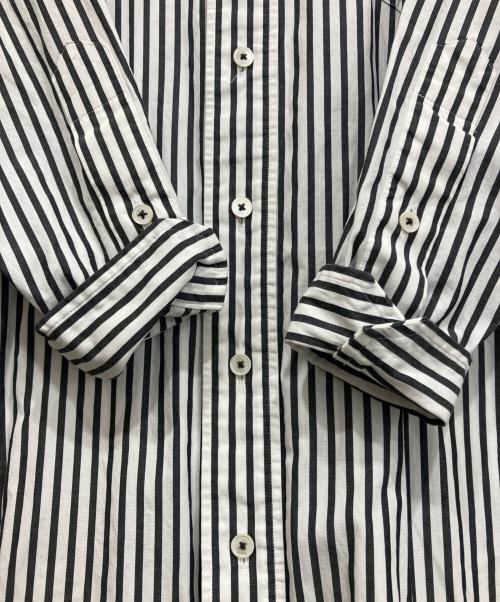 ticca（ティッカ）ticca (ティッカ) シャツワンピース ホワイト×ブラック サイズ:freeの古着・服飾アイテム
