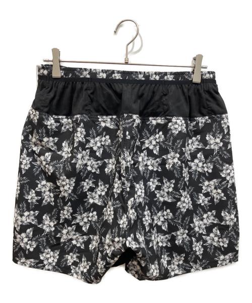 charbon（シャルボン）charbon (シャルボン) FLOWER 7 POCKETS RACING SHORTS ハーフパンツ ホワイト×ブラック サイズ:XLの古着・服飾アイテム