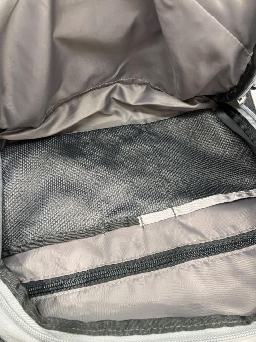 THE NORTH FACE（ザ ノース フェイス）THE NORTH FACE (ザ ノース フェイス) PIVOTERリュック グレーの古着・服飾アイテム