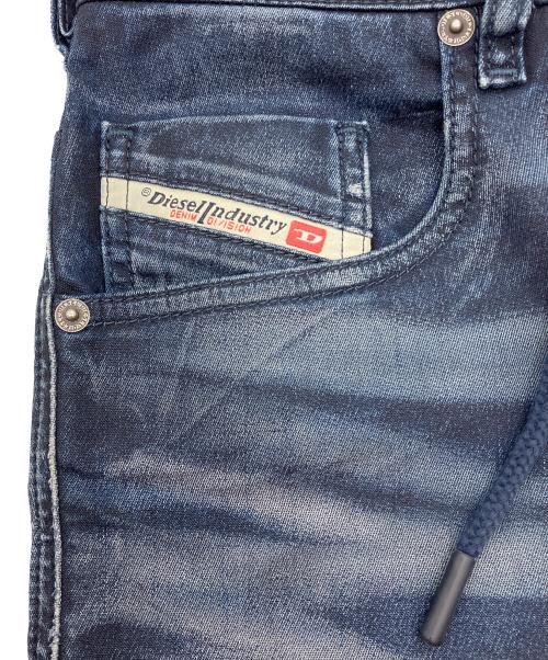 DIESEL（ディーゼル）DIESEL (ディーゼル) 2032 D-KROOLEY-B JOG ジョグジーンズ インディゴ サイズ:W28の古着・服飾アイテム